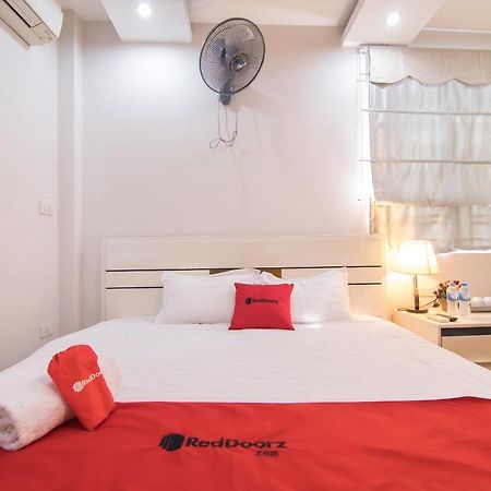 Hotel Reddoorz Yen Phu Street à Hanoï Extérieur photo