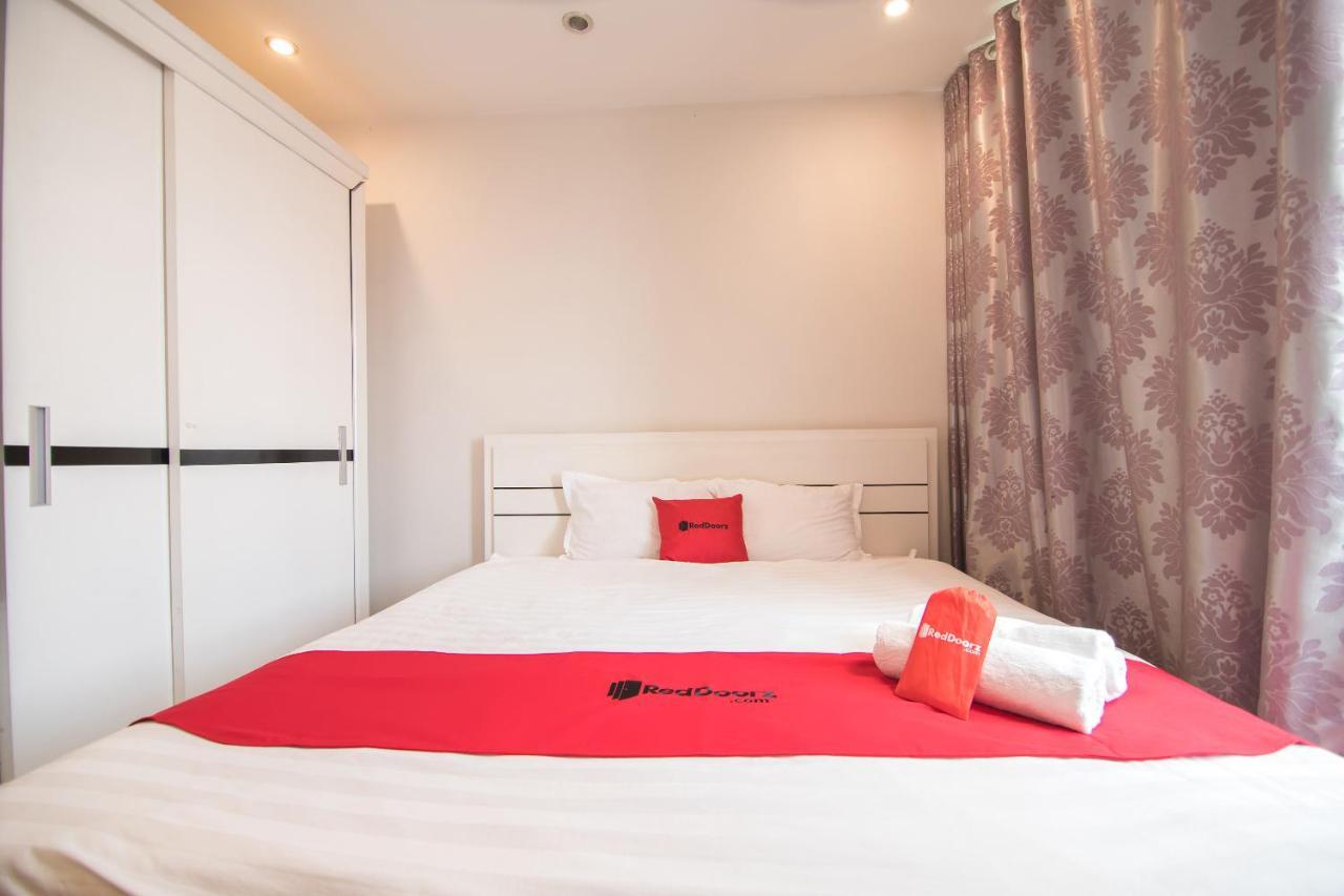 Hotel Reddoorz Yen Phu Street à Hanoï Extérieur photo