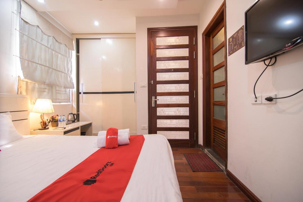 Hotel Reddoorz Yen Phu Street à Hanoï Extérieur photo