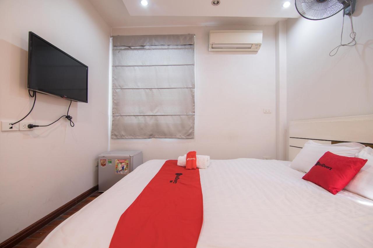 Hotel Reddoorz Yen Phu Street à Hanoï Extérieur photo